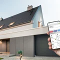 Elektryczne okna dachowe – komfort, bezpieczeństwo i automatyzacja